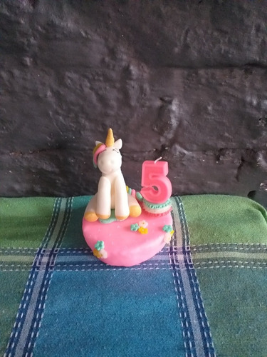 Unicornio En Porcelna Fría