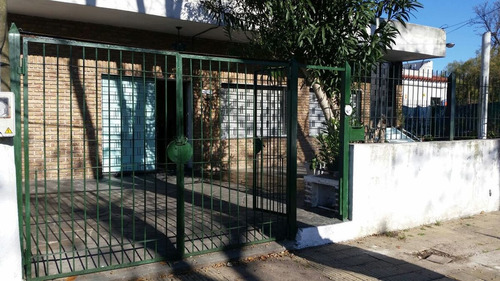 Vende Casa Con Entrada Para Auto