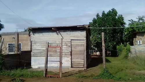 Imagen 2 de 8 de Casa Con Cuarto Cocina Y Baño En Terreno 10x20