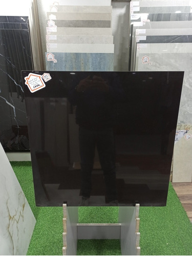 Pur. Porcelanato Español Negro Brillante Rect 60x60.