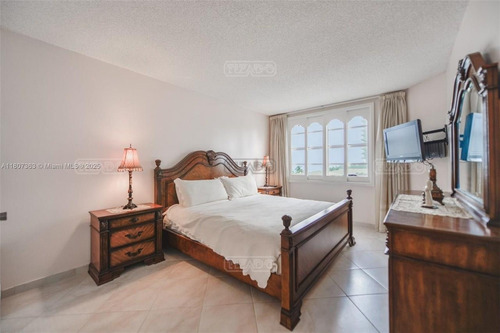 Departamento En Venta En Hallandale, Miami, Florida