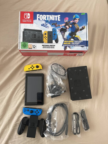 Nintendo Switch 32gb Fortnite Edition - Usado -