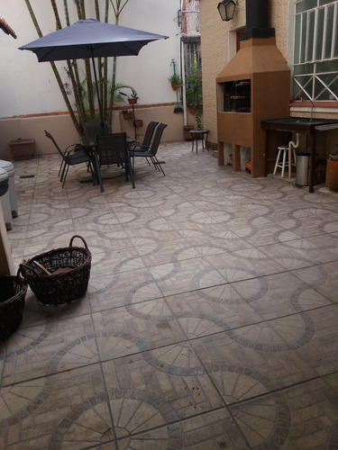 Casa Em Rio Branco Com 4 Dormitórios - Pj3032