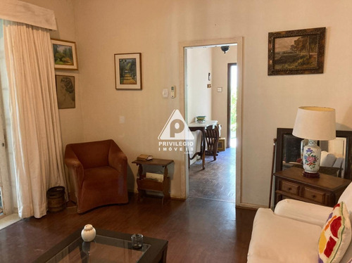 Imagem 6 de 24 de Casa No Jardim Botânico, 3 Quartos, 4 Vagas E Quintal. - 35969