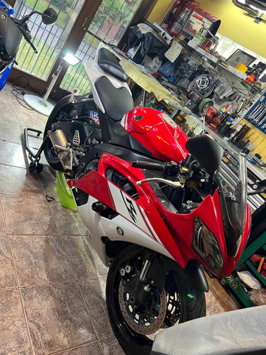 Yamaha R6