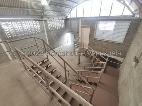 Amplio Galpon Industrial En Venta En El Centro De Barquisimeto, Con Finos Acabados, Ideal Para Almacen O Empresa Del Ramo Industrial 2 3 - 2 5 6 3 7 , Francisco Rojas Norscia Rentahouse, Compra Ahora!