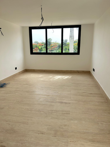 Casa En Venta Con Piscina