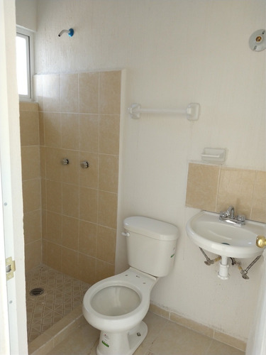 Imagen 6 de 16 de Casa En Venta Zona Sur De Irapuato De Una Planta
