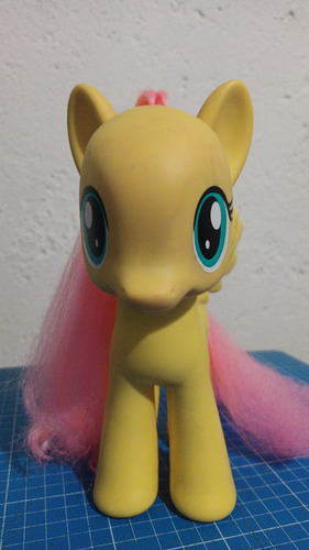 My Little Pony Flutterahy Hasbro 2013 20cm Altura (Usado)