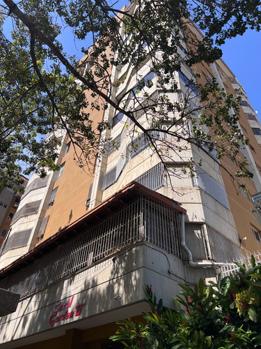 Vendo Apartamento 73m2 Los Caobos 3496