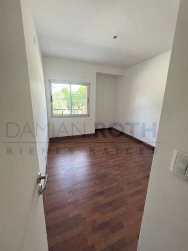 Imagen 2 de 12 de Departamento 2 Ambientes Con Cochera
