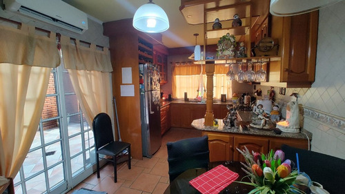 Venta Casa 4 Amb Cocher Jardin Parrilla Avellaneda