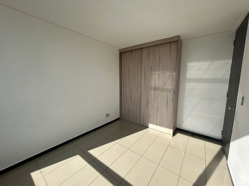 Arriendo Depto. De 2d1b En Pasaje Leonor Cepeda Con Carrion