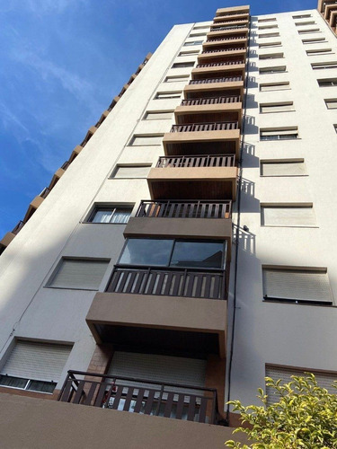 Imagen 2 de 7 de Departamento 2 Ambientes Con Balcon Saliente, Vista Panoramica