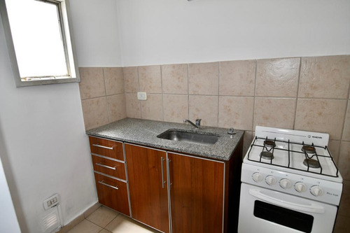 Alquiler De Monoambientes, Zona 44 Y 24 Y Calle 50 Y 19