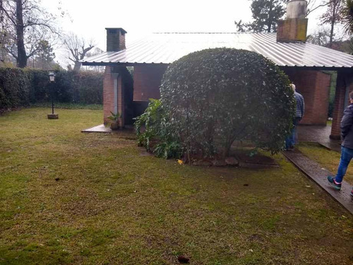 Imagen 1 de 11 de Chalet En Venta En Haras Miryam