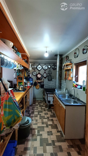Casa En Venta De 4 Dorm. En Pucón