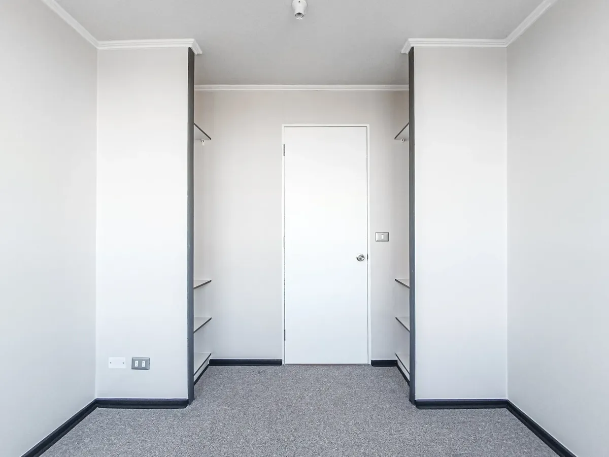Imagen 5 de 17 de Edificio Mapocho (1 Est.) Vista Oriente Piso 9