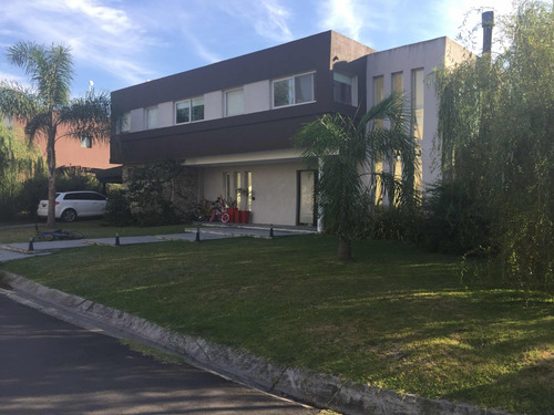Barrio Privado El Centauro Canning 3 Dorm 4 Baños Coch 3 Aut