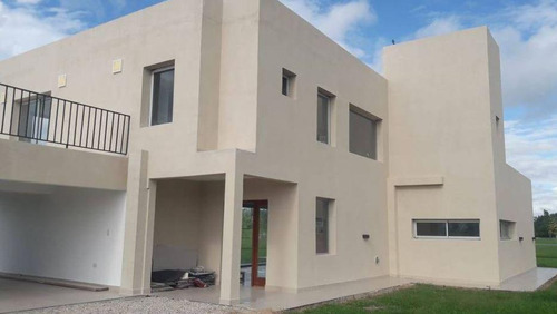 Casa En Venta - 3 Dormitorios 3 Baños - Cochera - 1546mts2 - La Reserva Escondida, Área 60