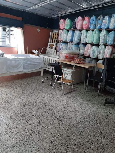 Imagen 9 de 14 de Casa A Refaccionar En Venta - Castelar Norte