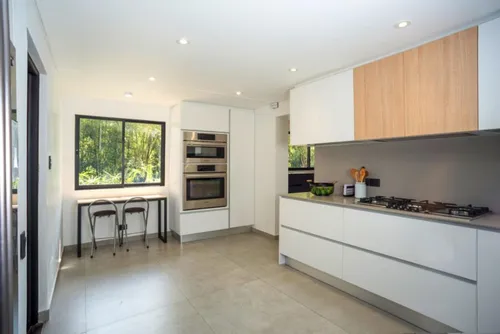 Casa En Arriendo/venta En Canelon. Cod A16565