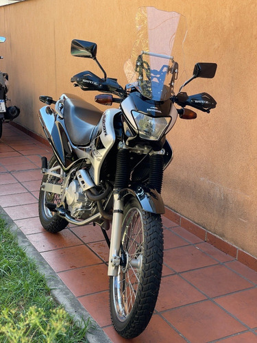 Imagen 2 de 15 de Honda Falcon 400