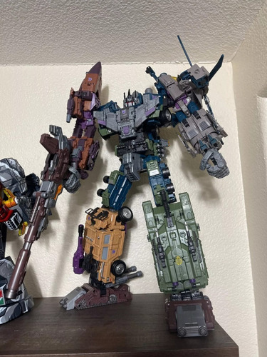 Imagen 2 de 8 de Transformers Bruticus 45cm 5 En 1