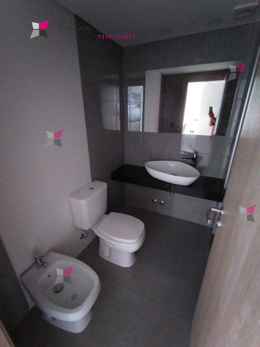 Apartamento En Alquiler Anual Zona De Roosevelt- Ref: 9813
