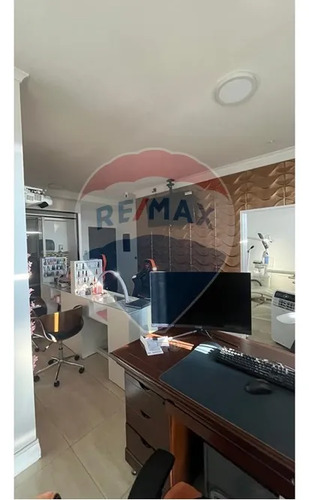 Arriendo De Oficina , Centro De Negocios