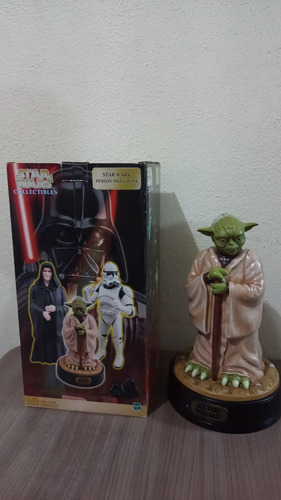 Cofre Boneco Mestre Yoda Star Wars Colecionador 30cm