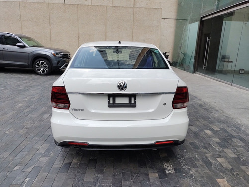 Imagen 5 de 12 de Vento Comfortline Plus Aut 20% Eng Hasta 60 Meses Tomo Auto
