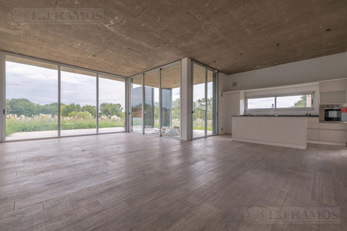 Casa En San Sebastián Área 2 Mb