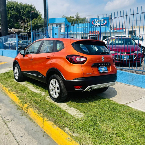 Imagen 5 de 15 de Renault Captur Intens Manual 2018