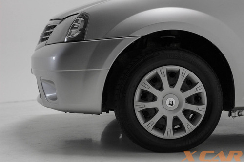 Renault Logan 1.0 Authentique 16v Flex Prata