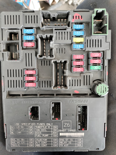 Caja De Fusibles Z6 De Versa 2016 (Usado)