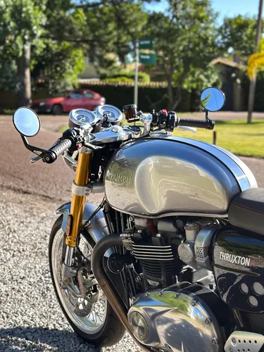 Triumph Thruxton 1200r