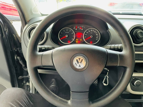Imagem 14 de 19 de Volkswagen Voyage 1.6 Mi 8v 2013