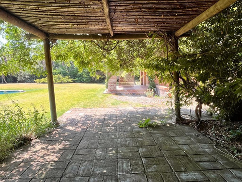 Casa En Venta De 4 Dorm. En Colina