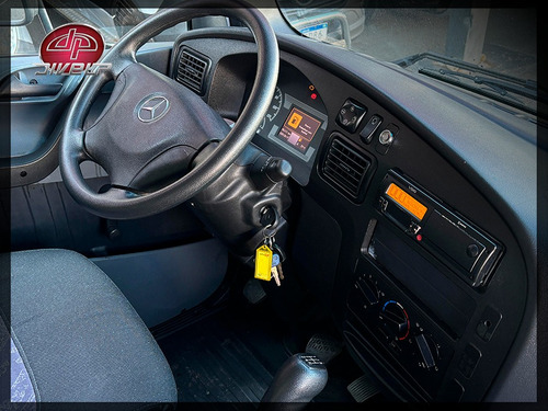 Caminhão Mercedes-bens Accelo 815 - 2018 Com Baú Seco