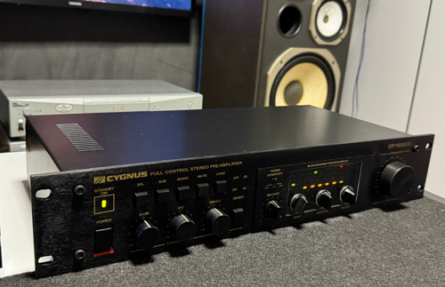 Pre Amplificador Cygnus Cp-1800x Black/conservação Raríssima (Usado)