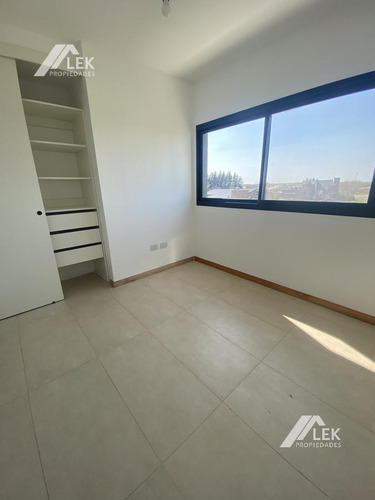 Impecable Casa Con Pileta En San Matias! Acepta Permuta Menor Valor... Mono O 2 Amb Caba
