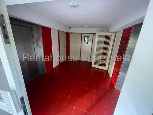 Alquilo Amplio Apartamento En Manzanares #25-11713