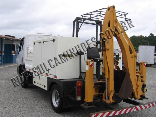 M.b Accelo 815