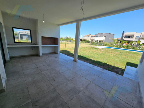 Casa En Venta 4 Amb. - Barrio Cerrado San Pablo Financiación Propia