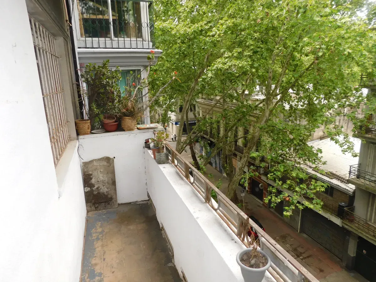 Amplio Apartamento 2 Dormitorios  En Barrio Sur Wilson Ferreira Aldunate Esq. Canelones · Foto 4