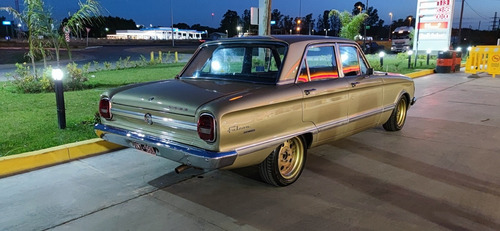 Ford Falcon Deluxe