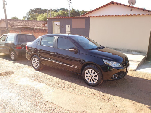 Volkswagen Voyage Confortline 1.6 Preto Completo