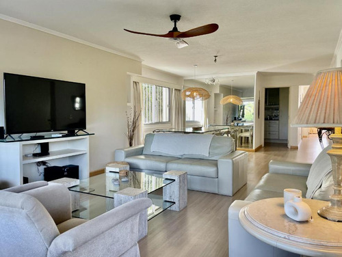 Departamento En Venta De 3 Dormitorios Punta Del Este Playa Mansa