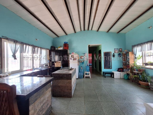 Amplia Casa Con Luz Trifásica Independiente En Cada Nivel En Venta En Barrios Lourdes Cerca De La Av Bermudez Y Cedro Db 24-23164
